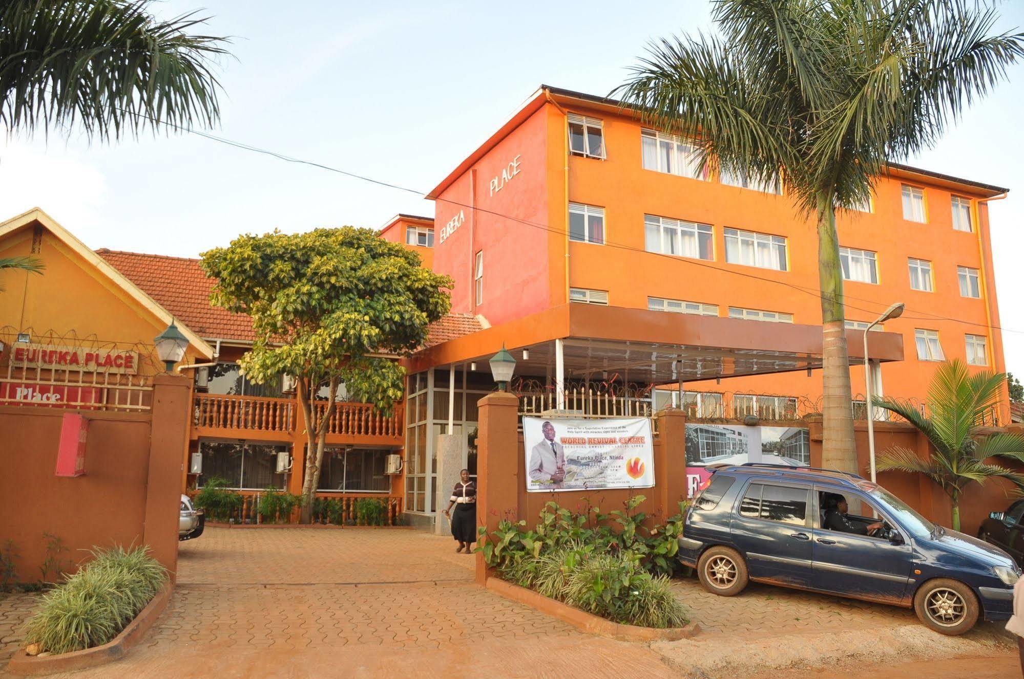 Eureka Place Hotel Kampala Extérieur photo